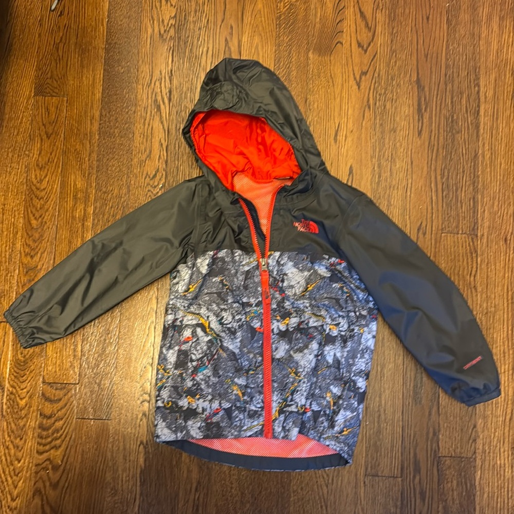 The North Face Kids size 4T DryVent Lightweight Jacket Like New